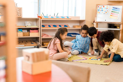 Pourquoi le mélange des âges est-il important dans les classes Montessori?