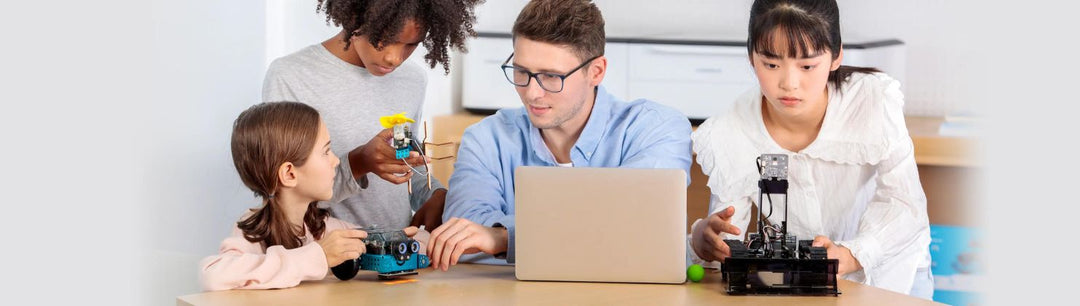 La Robotique Éducative et l'apprentissage des STEM : Un Monde d'Apprentissage Créatif