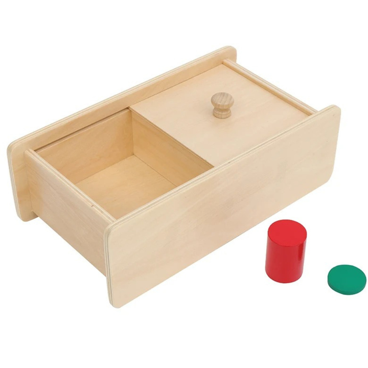 Boîte avec couvercle coulissant