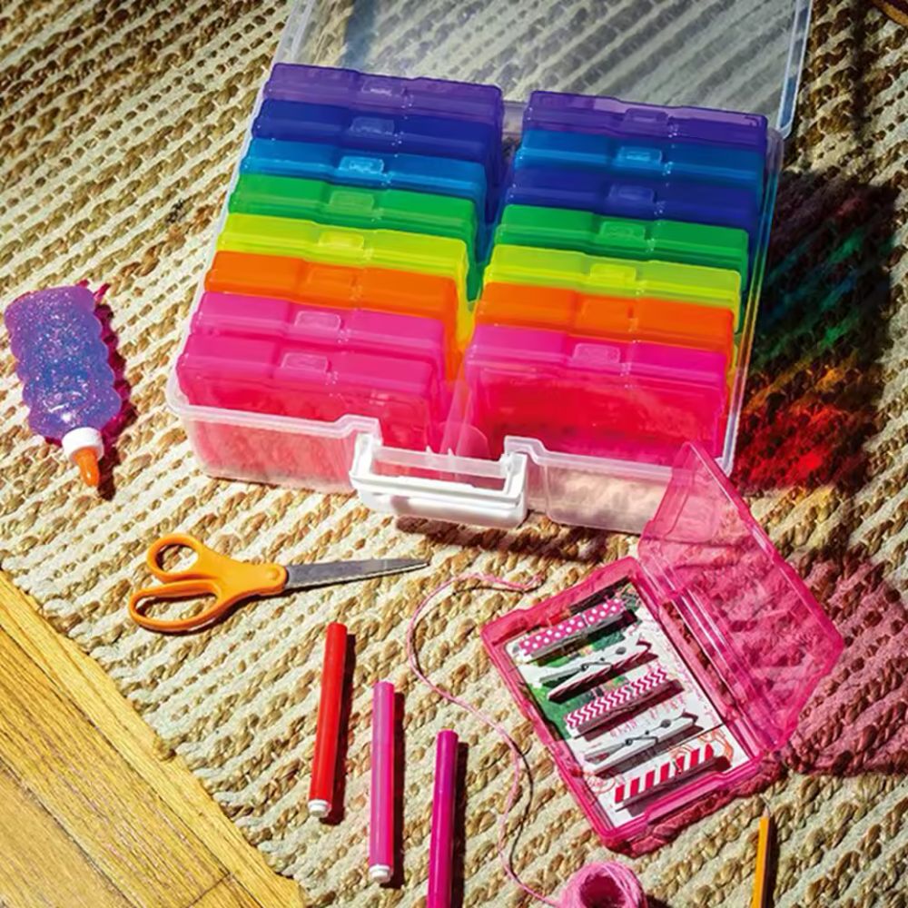 Mallette de rangement avec 16 boites colorés, pour la classe ou pour les photos