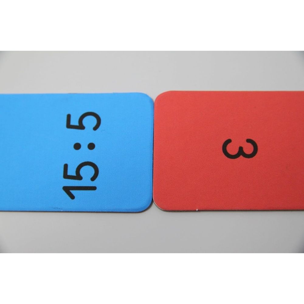 Domino des divisions - 4 - Eveil Montessori Maroc