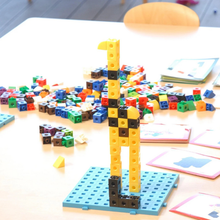 Baril de 360 cubes de construction