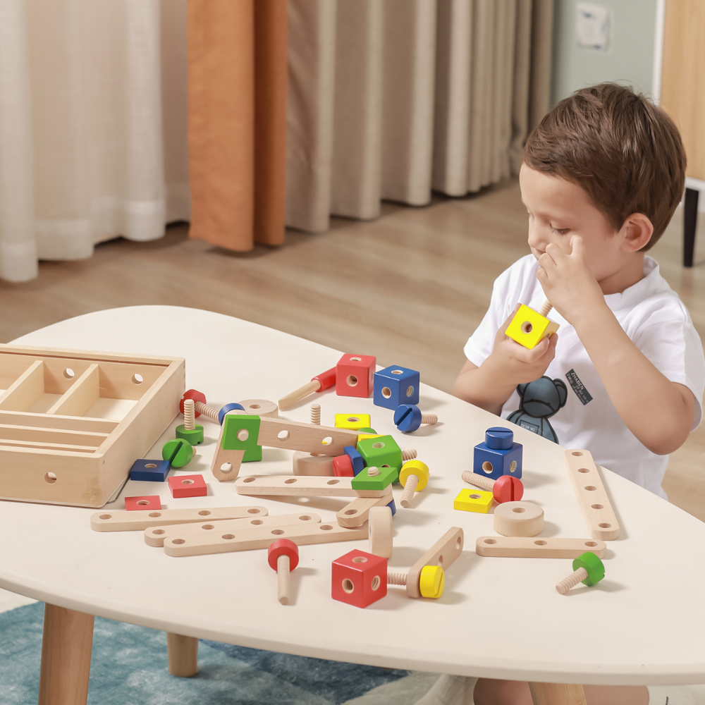 Boîte de construction avec vis en bois - 6 - Eveil Montessori Maroc