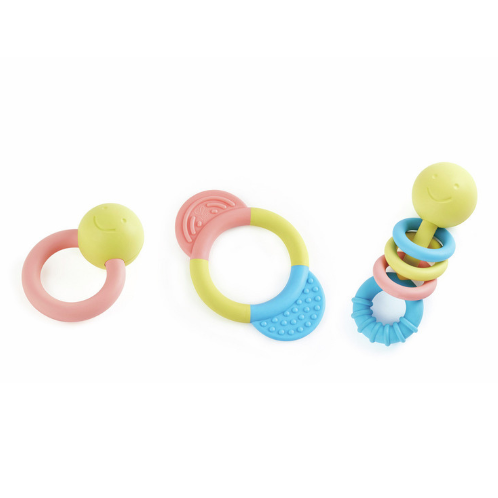 Hochet et anneaux de dentition