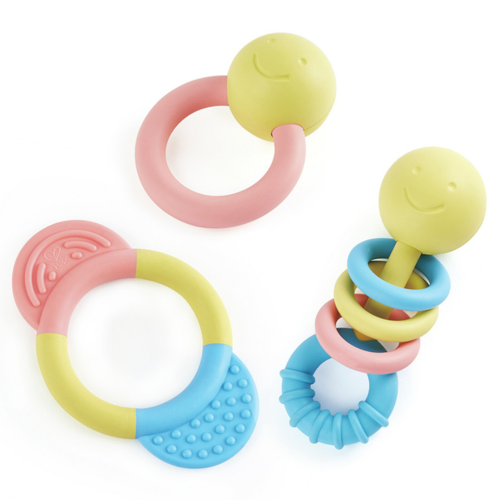 Hochet et anneaux de dentition