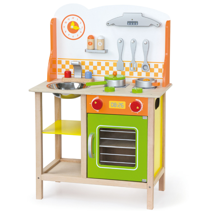 Jolie cuisine en bois avec accessoires
