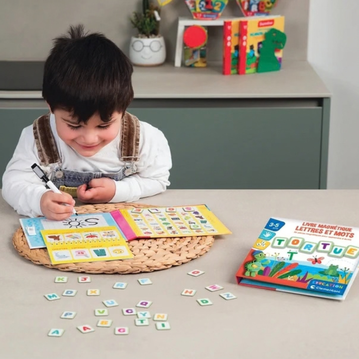 Livre magnétique - Lettres et mots - 2 - Eveil Montessori Maroc