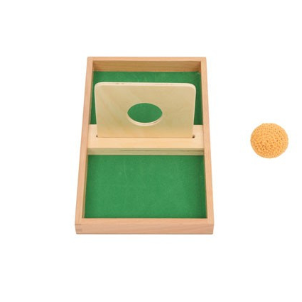 Tableau d'encastrement avec balle en tricot