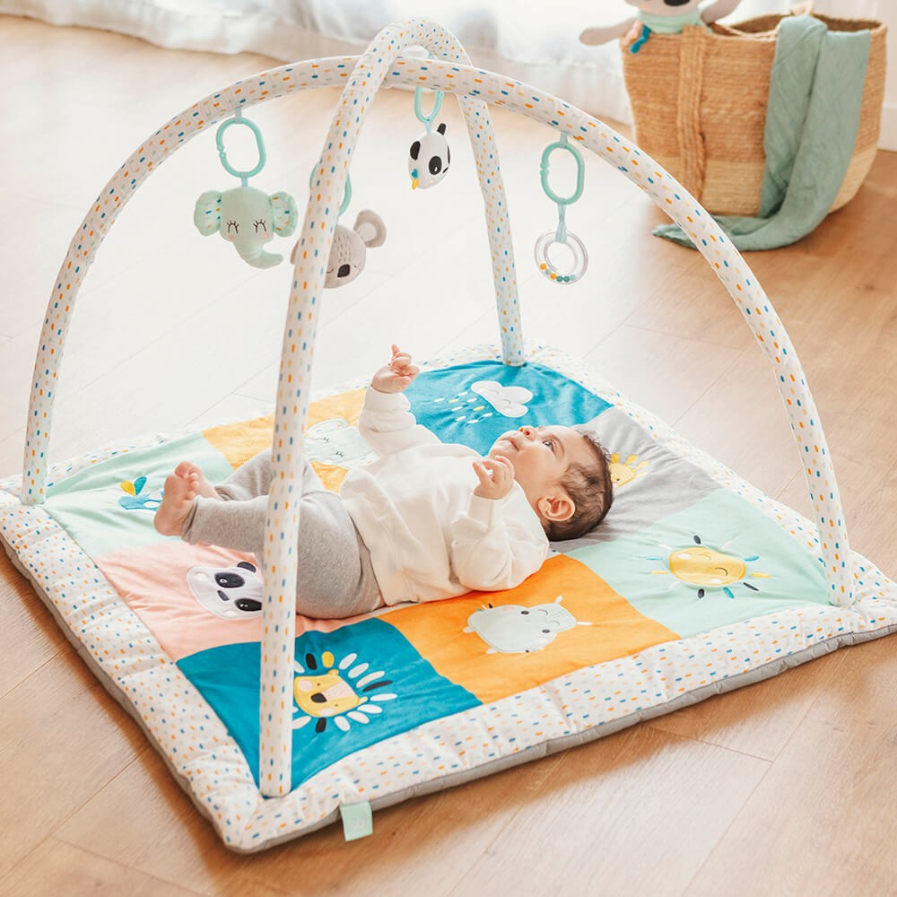 Tapis d'éveil et portique pour bébé