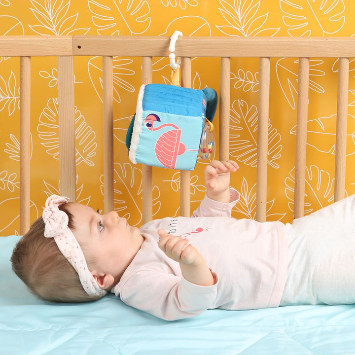 Cube d’éveil en tissu