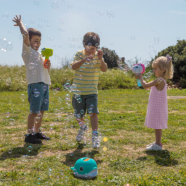 Machine à bulles automatique en forme de baleine