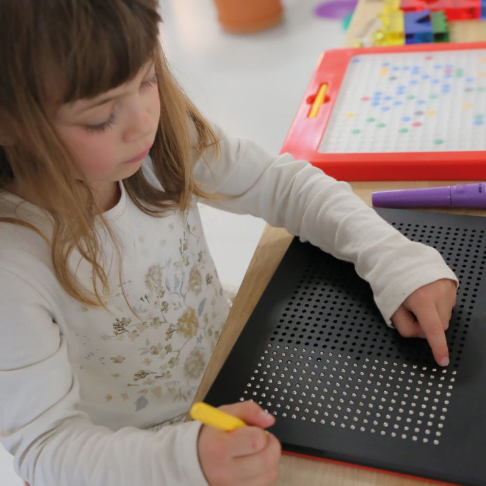 Tablette à dessin magnétique pour enfants - Mon Espace Récréatif Tablette à dessin magnétique pour enfants - Mon Espace Récréatif