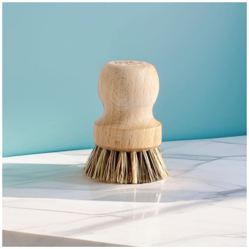 Brosse ergonomique Montessori - Vie Pratique - 1 - Eveil Montessori Maroc