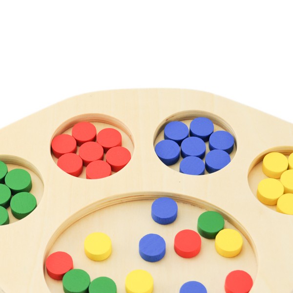 Plateau de tri en bois avec jetons colorés - Eveil Montessori Maroc