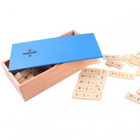 Boite des équations de la division - Eveil Montessori Maroc