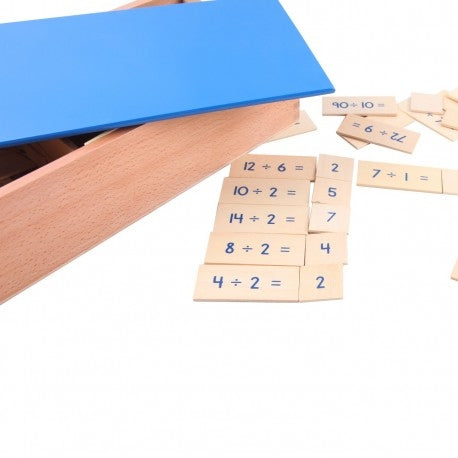 Boite des équations de la division - Eveil Montessori Maroc