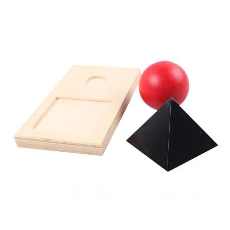 Symboles du nom et du verbe sur un support en bois - Eveil Montessori Maroc