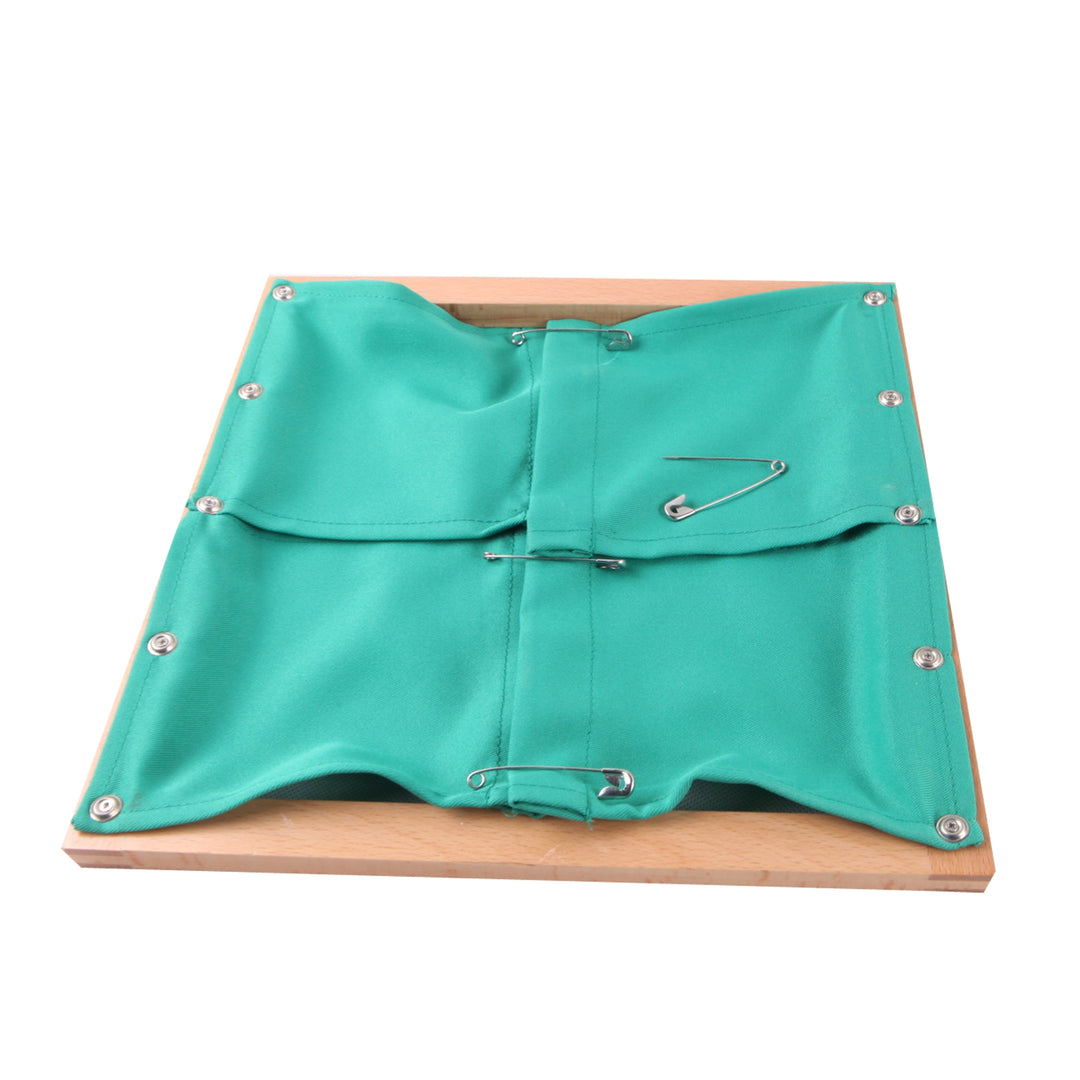 Cadre d'habillage à épingles à nourrice - Eveil Montessori Maroc