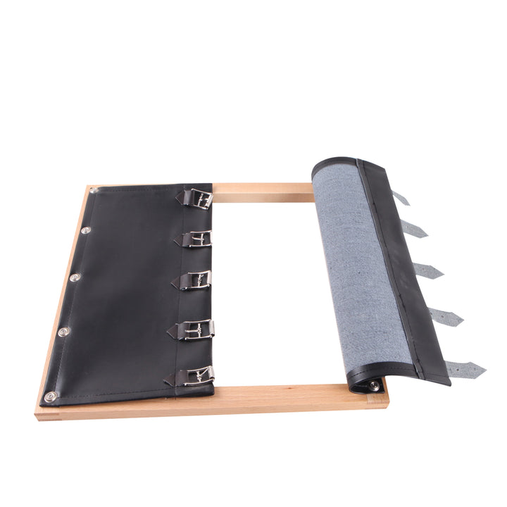 Cadre d'habillage des boucles en cuir - Eveil Montessori Maroc