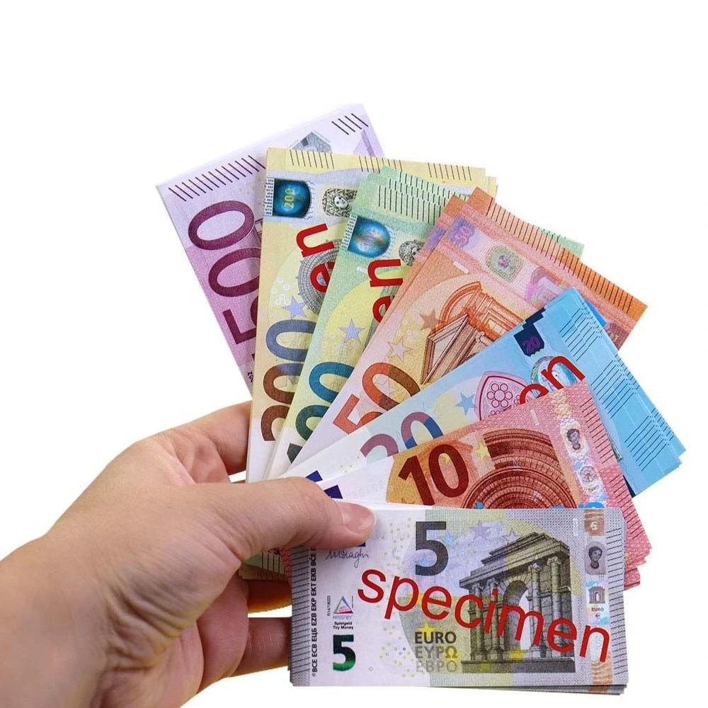 Haba - Argent pour jeu de marchand - Billet euro en papier solide avec  carte de crédit pour enfant - Jeux de rôle - Apprendre les calculs - 304131  : : Jeux et Jouets
