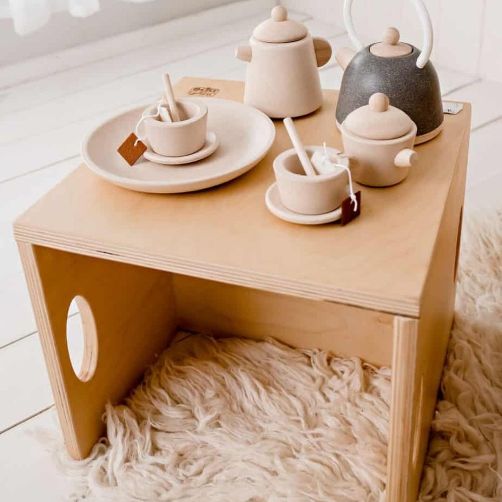 Flip Chair - Chaise réversible en bois 2 en 1 (Chaise et Table) - Eveil Montessori Maroc