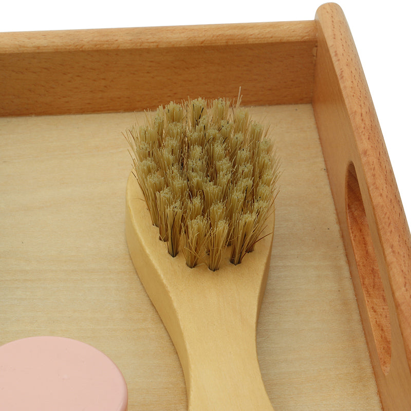 Cirer des chaussures - Eveil Montessori Maroc