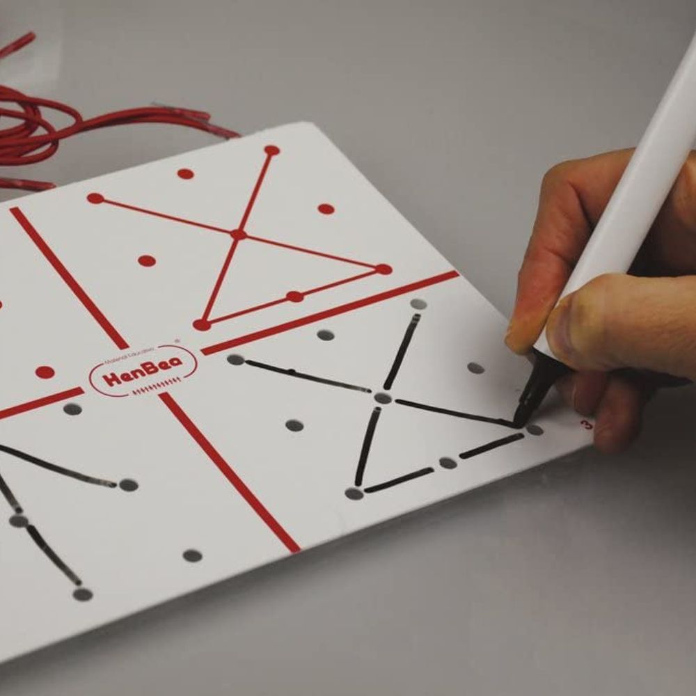 Figures géométriques à lacer - Eveil Montessori Maroc