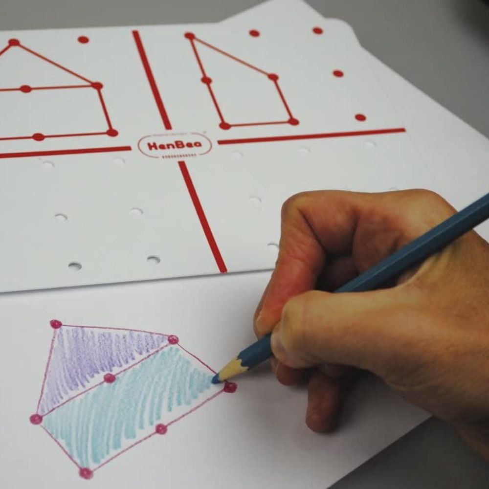 Figures géométriques à lacer - Eveil Montessori Maroc