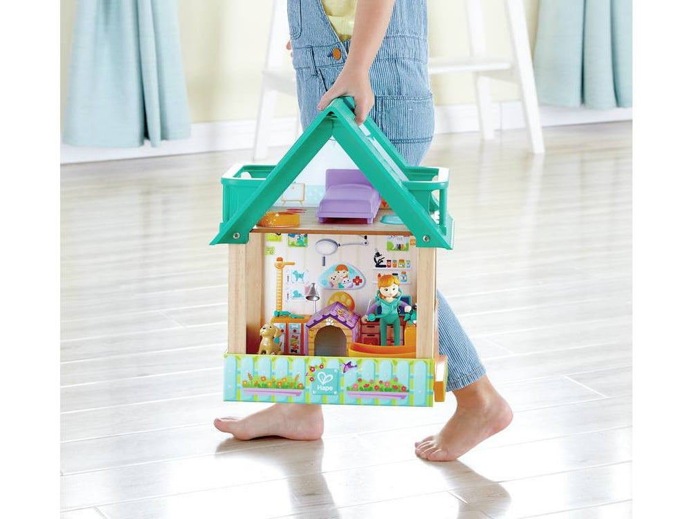 Cabinet de vétérinaire en bois - Jeu d'imitation - Hape - Eveil Montessori Maroc