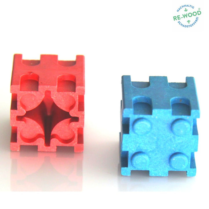 Lot de 100 cubes encastrables en bois rouge et bleu Re-Wood® (2cm) - Eveil Montessori Maroc