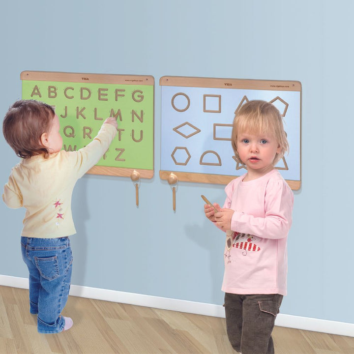 Tracés graphiques - Lettres majuscules - Eveil Montessori Maroc