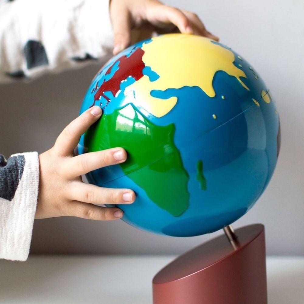Globe des parties du monde - Eveil Montessori Maroc