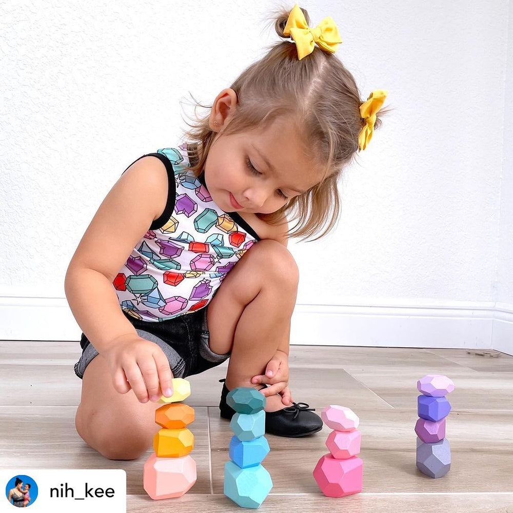 Pierres d'équilibre en bois - Eveil Montessori Maroc